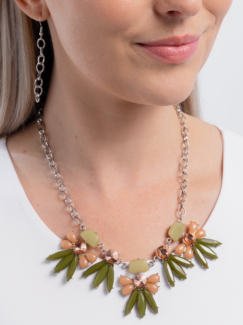 NWT Army Green/Peach Necklace & Earrings Set(Last Set)